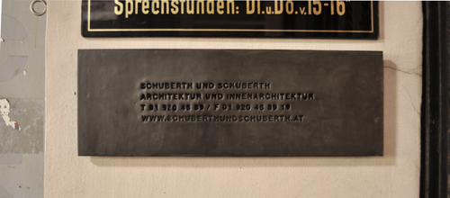 Schrift Schuberth und Schuberth