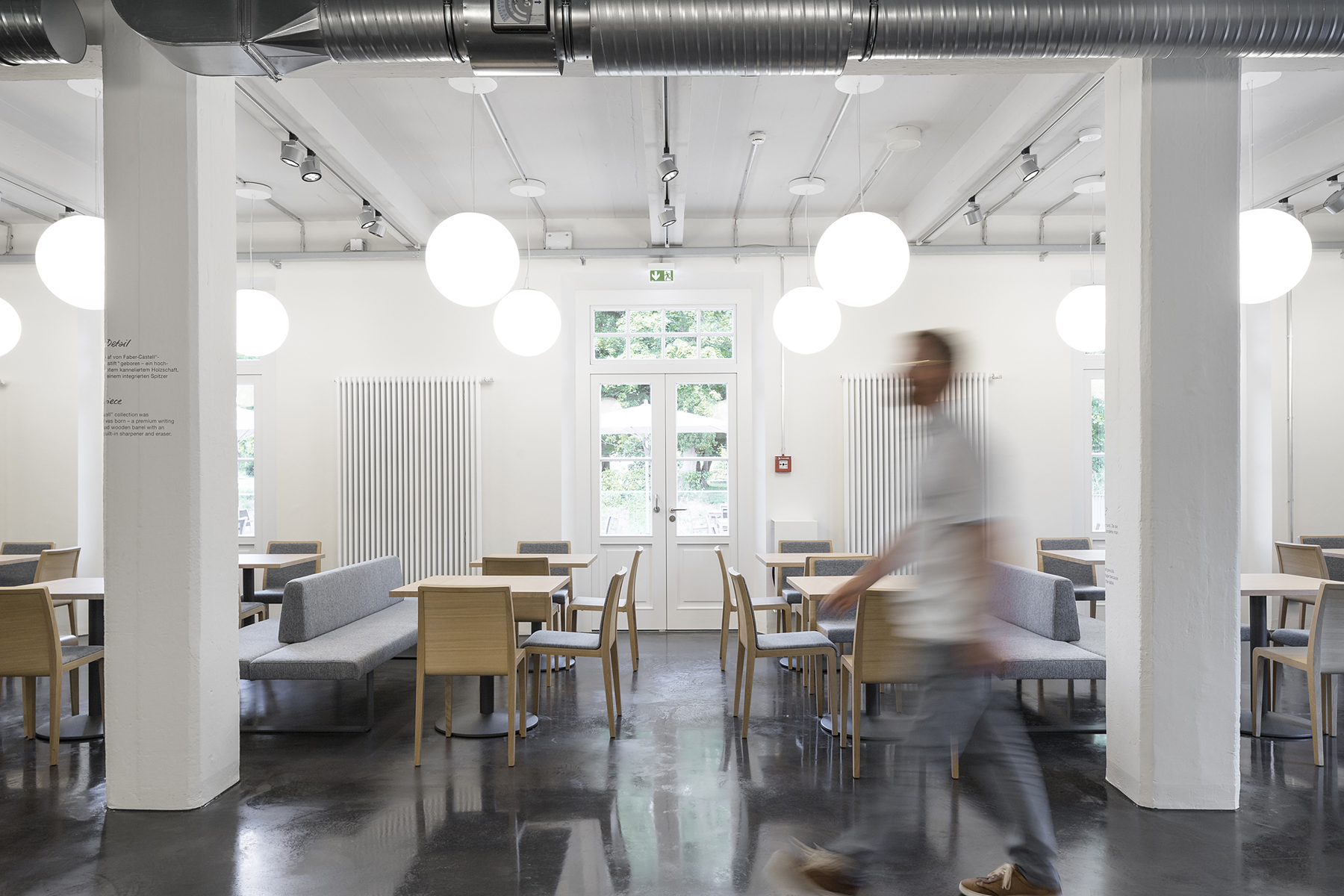 2_Besucherzentrum II_Faber-Castell_07_©Panzer_Foyer-Cafe_klein